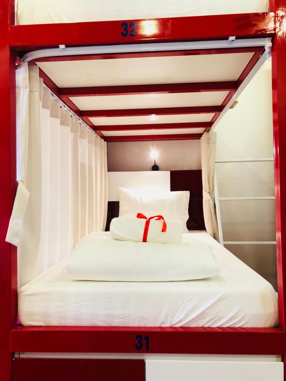 Bunk Bed in Mixed Dormitory Room